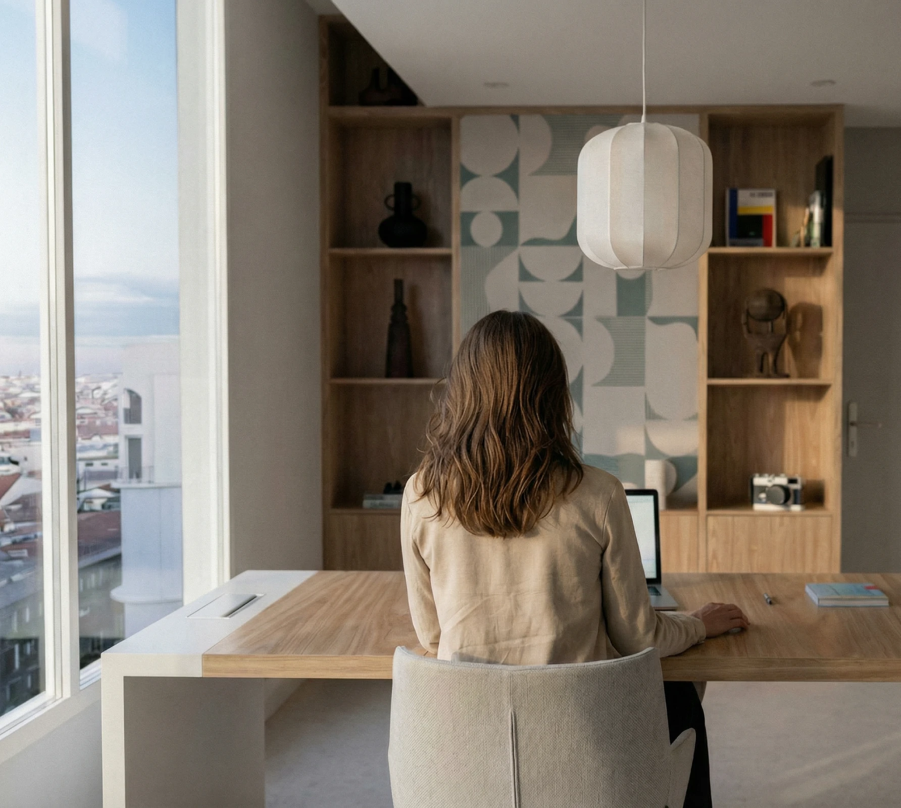 Rendu 3D photoréaliste d'un espace bureau avec vue urbaine